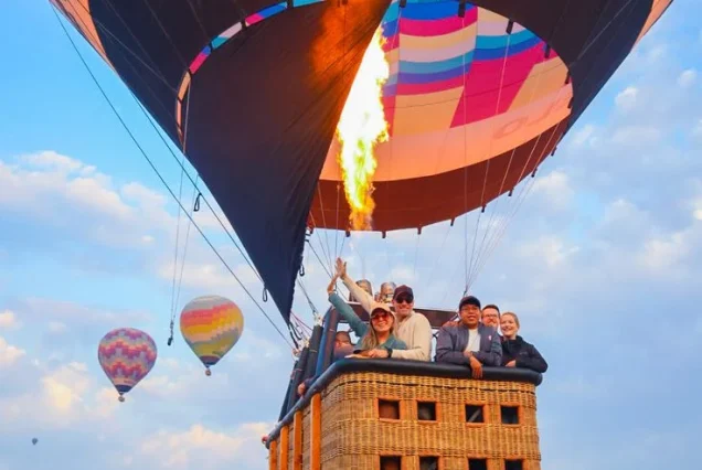 couple private flight teotihuacan